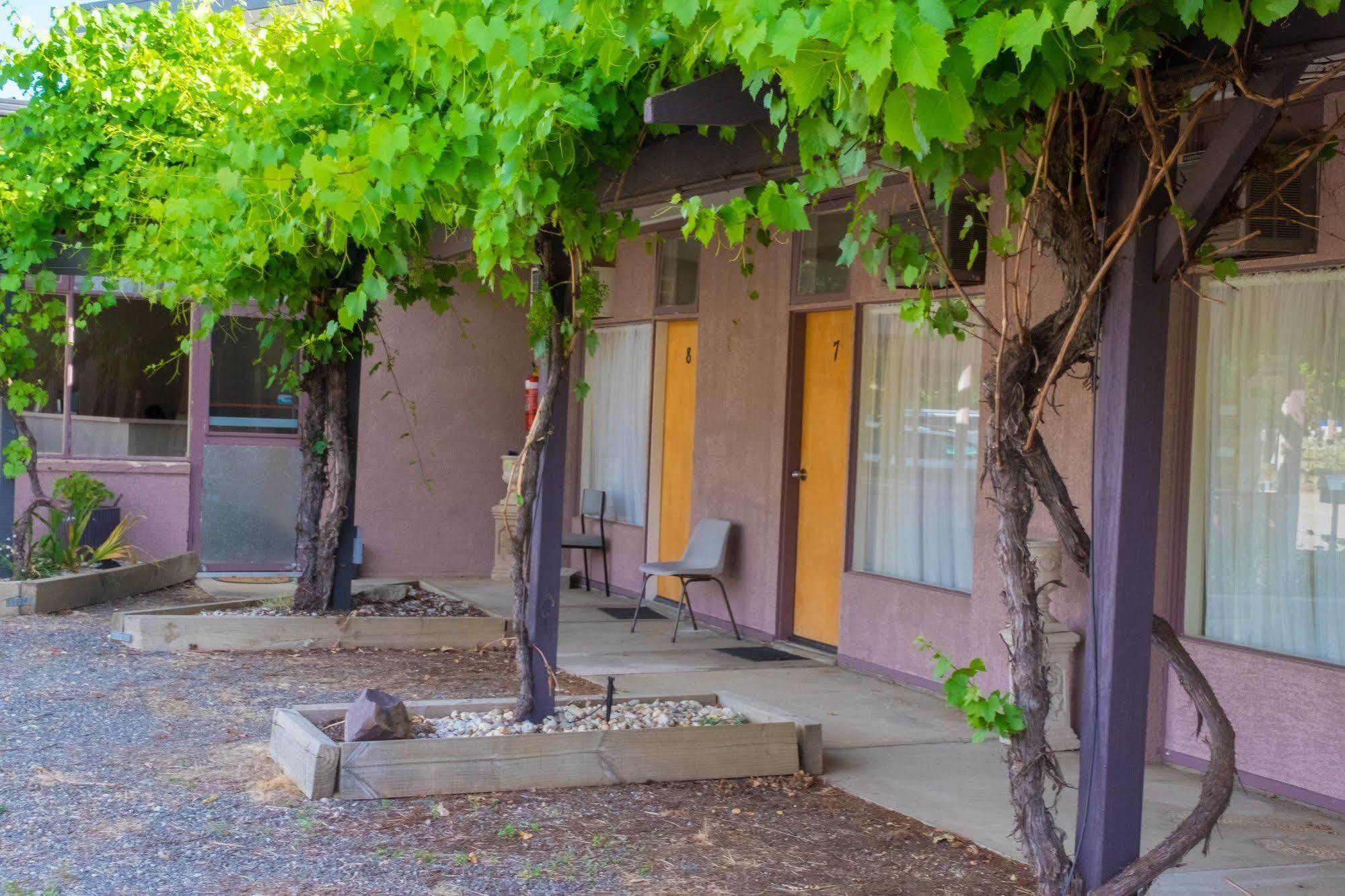 Stawell'S London Motor Inn Εξωτερικό φωτογραφία
