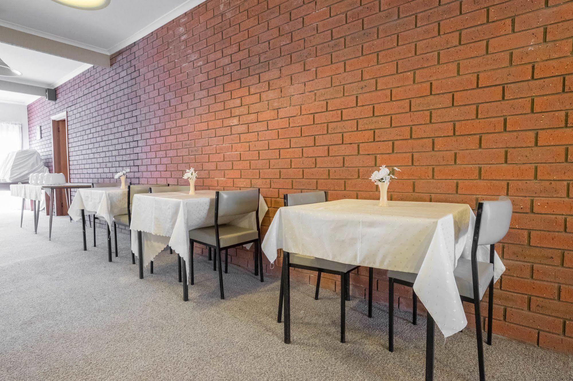 Stawell'S London Motor Inn Εξωτερικό φωτογραφία