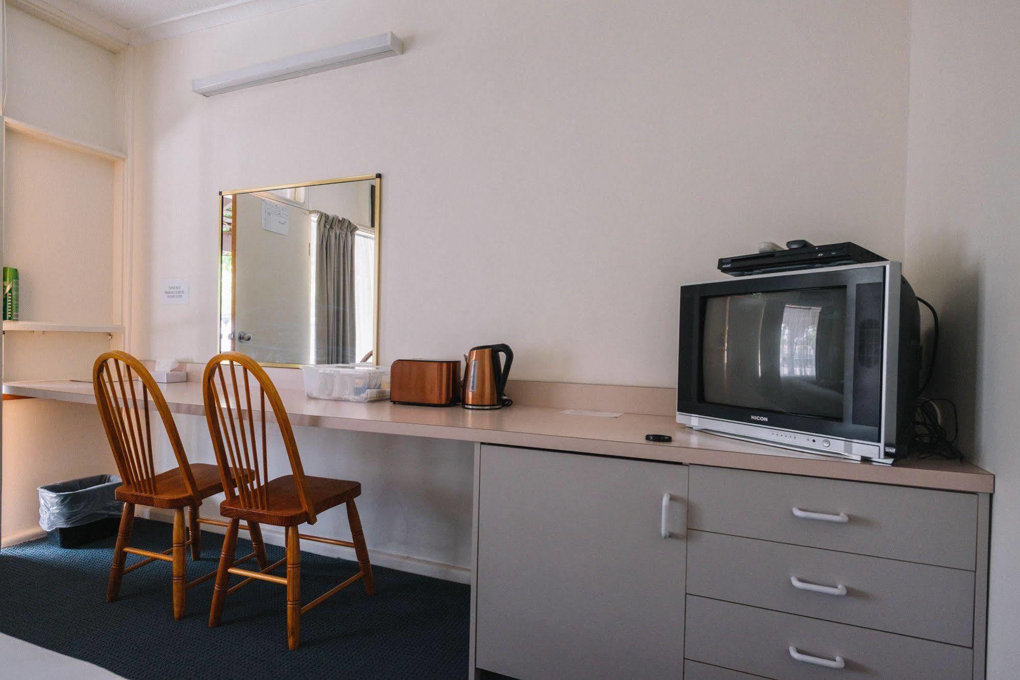 Stawell'S London Motor Inn Εξωτερικό φωτογραφία