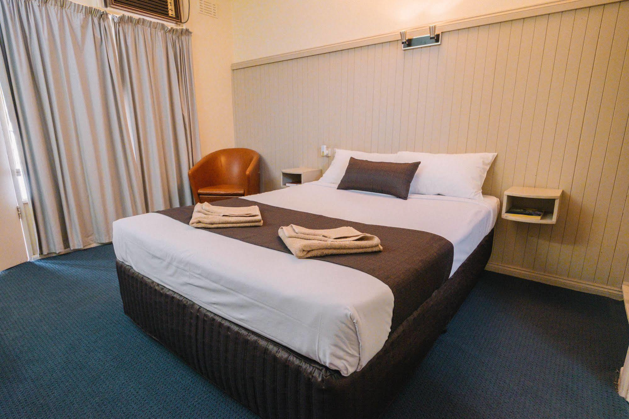 Stawell'S London Motor Inn Εξωτερικό φωτογραφία